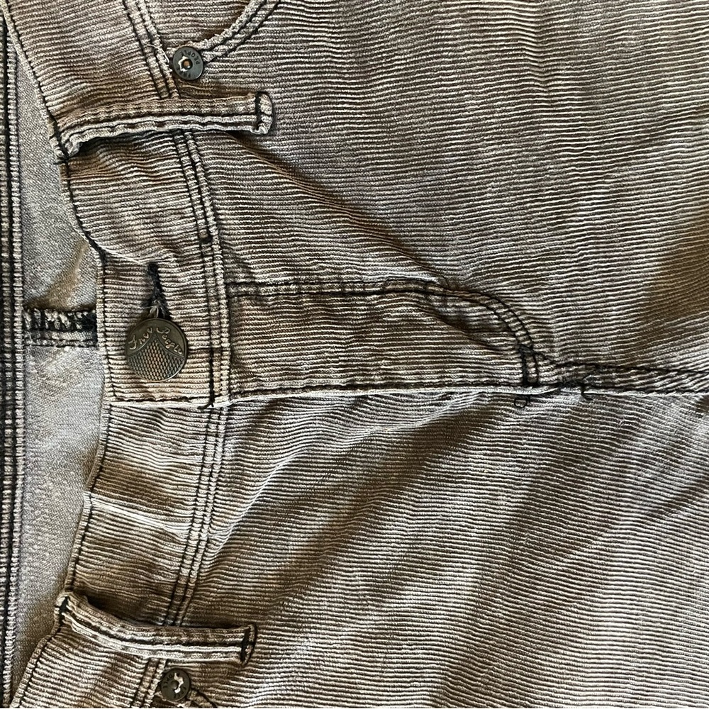 Free People Gray Ankle Cropped Jeans with Distinctive Stitching